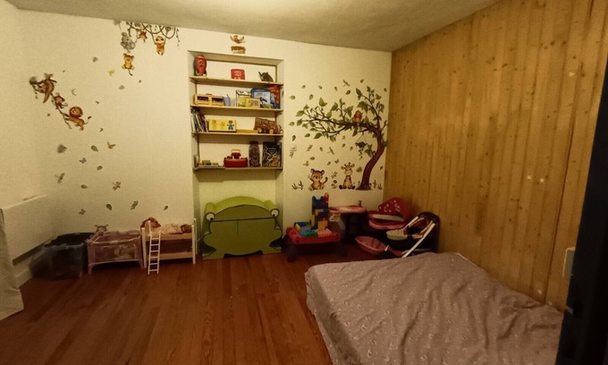Ecole Casa | Large family home for adults, children and pets