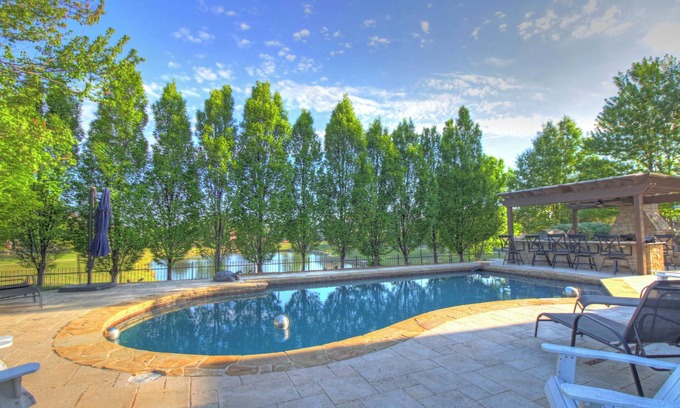 Owasso Casa | Large family retreat with amazing pool in Owasso