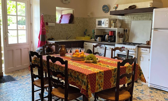 Saint-Seine-sur-Vingeanne Casa | Large family home in the country - sleeps 8