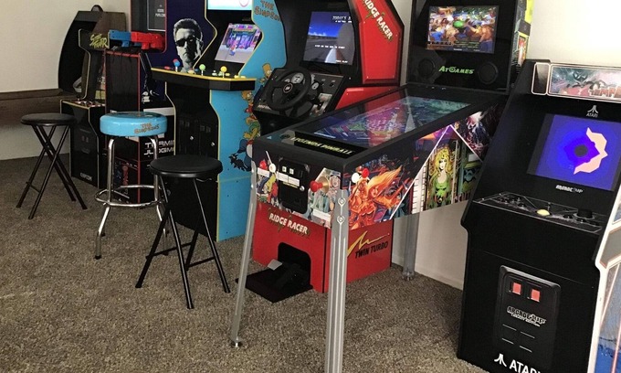 Menifee Casa | Large home-8 beds, pool table, arcade, pinball, wineries, weddings, virtual tour