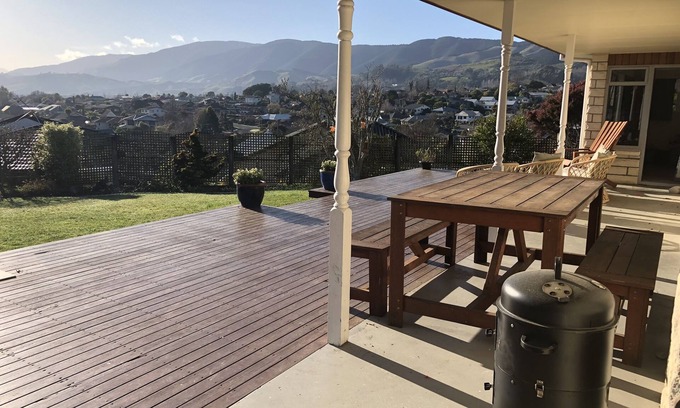 Richmond Casa | Large House with a View