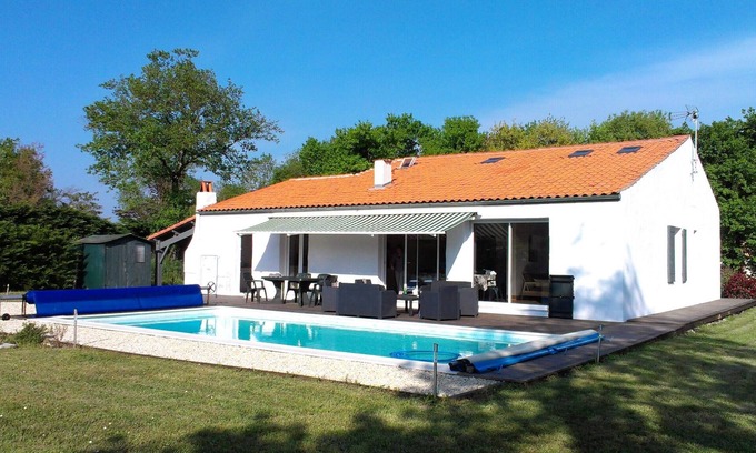 Chaillevette Casa | Casa grande con piscina, ideal para la familia o los amigos
