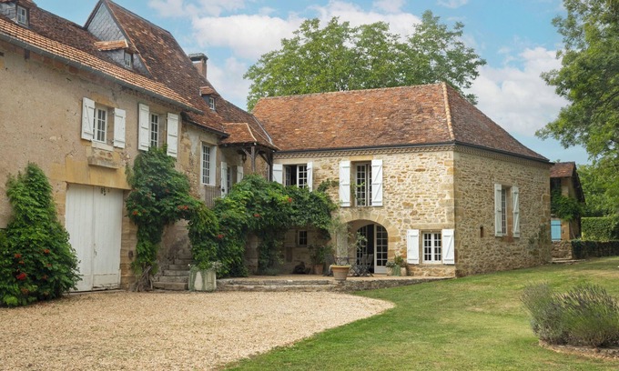 Cherveix-Cubas Casa | Large Idyllic Mill in Dordogne
