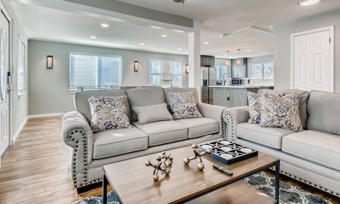 Bel Aire Casa | Large Newly Renovated 5 Bedroom/2 Bath Home