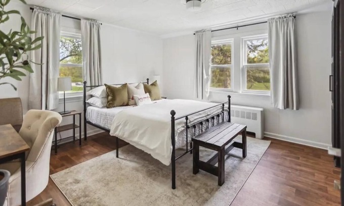 Lockport Apartamento | Large Private Studio Apartment