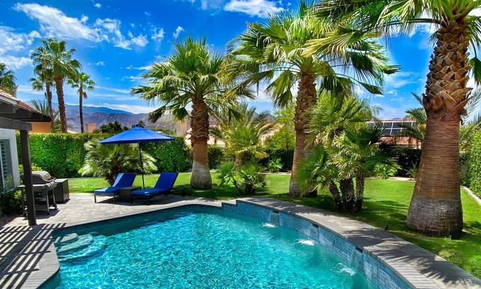 Topaz Casa | GRANDES, Patio privado y agua salada, Piscina / spa climatizada Casa inteligente ¡Visita virtual en 3D!