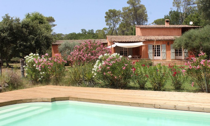 Entrecasteaux Villa | Gran casa provenzal en 1 ha en el campo con piscina, piscina tranquila
