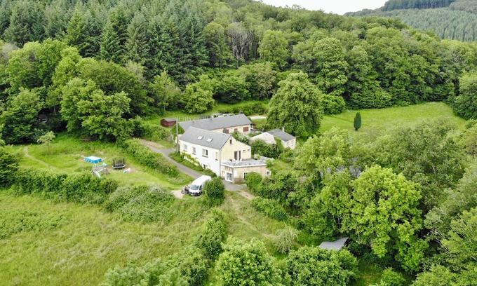 Chaumard Casa | Large, renovated country house. Children and pets welcome!