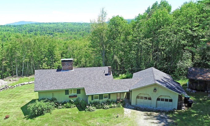 Bethlehem Casa | Gran casa aislada con vistas a la montaña. Cerca de esquí, motos de nieve, senderismo