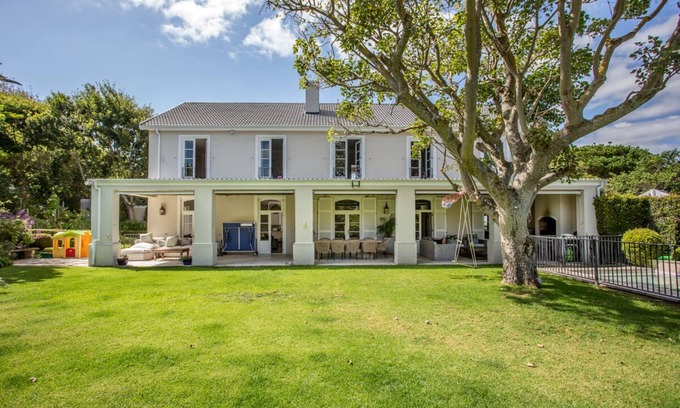 Constantia Casa | Grande, espaciosa casa en Constantia