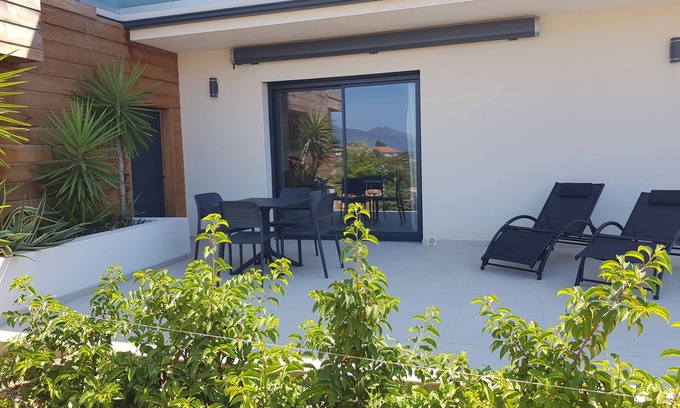 Bastelicaccia Apartamento | LARGE Studio 35m2, new and air-conditioned, Available on September 18