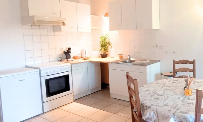 Trets Apartamento | Large T2 in QUIET countryside with GARDEN