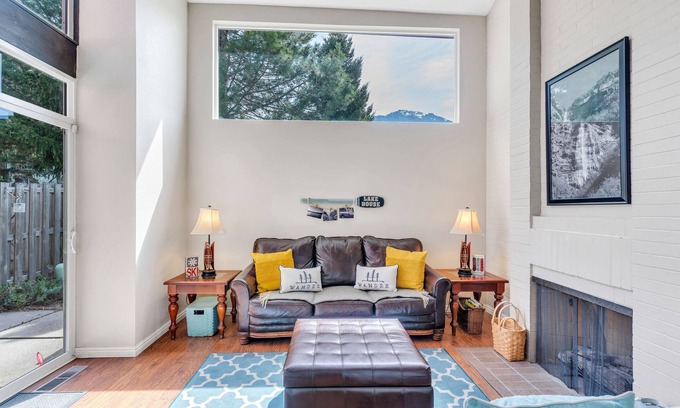 Pleasant View Casa | Casa de pueblo grande entera (3Bd / 3Ba) Cerca del estadio BYU / BYU