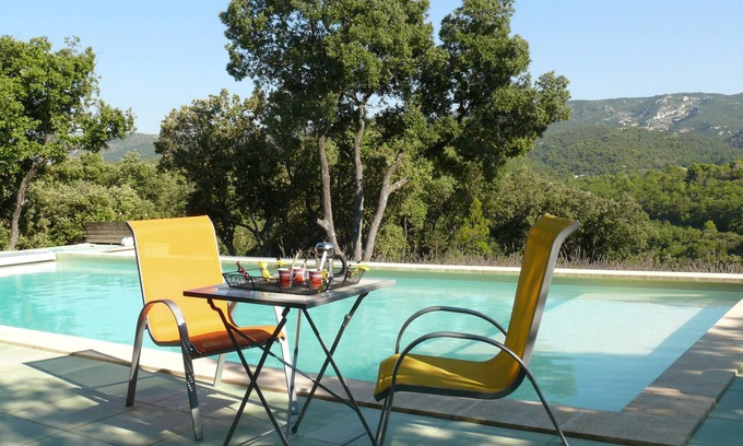 Le Beaucet Villa | Gran chalet rodeado de naturaleza en el hermoso sitio web Provenzal Mont Ventoux, Luberon
