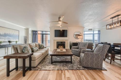 LoDo Casa | Larimer Luxury Top Notch Amenities Walk to All