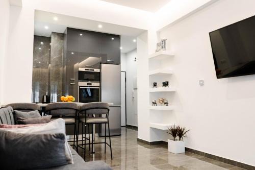 Attiki Apartamento | Larissa Railway &Metro station apartment