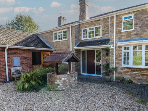 Alford Casa | Larkspur Cottage