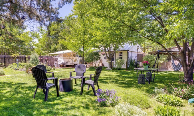 Fort Lyon Apartamento | Las Animas Studio w/ Lush Backyard Paradise!