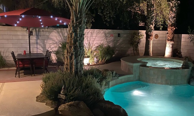 Paradise Casa | Inicio de Las Vegas con piscina y spa climatizado.