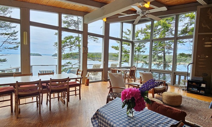 Stonington Cabaña | Lasky Cottage - Contemporary, Ocean View Cottage