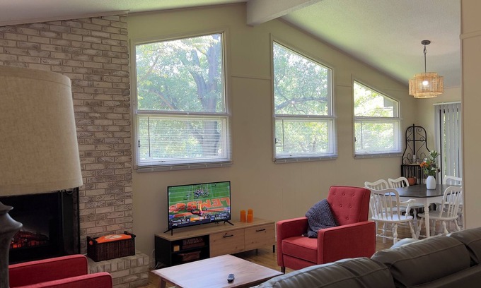 Utica Casa | Epic Fall Road Trips ~Weekends ~ Holidays - Clemson Graduation