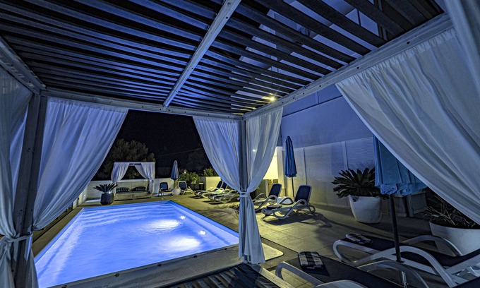 Komarna Apartamento | Last minute offers / Pet friendly / VERY low low season prices !!!!