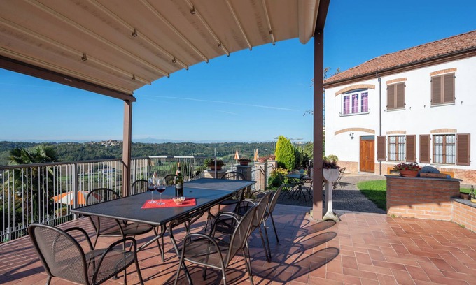 Cossombrato Apartamento | Lavanda by Interhome