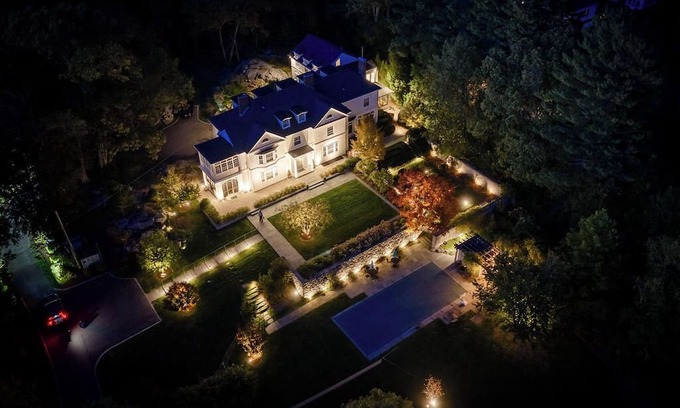 Dedham Casa | Lavish Boston Villa | 🏊 Pool, 🌸 Gardens, 🎲 Games, 📚 Library | 8BR Sleeps 18
