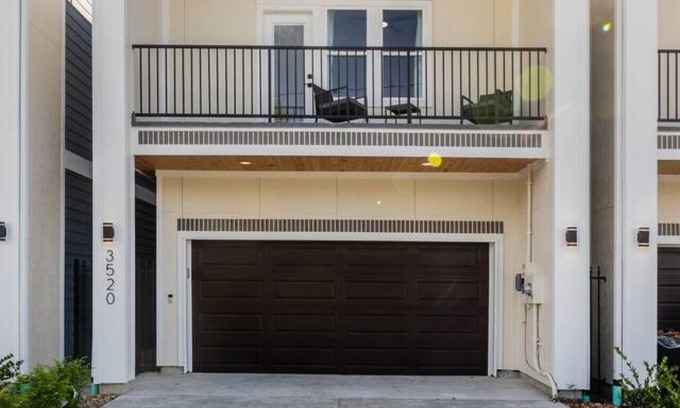 OST - South Union Casa | Lavish home close to downtown Houston with game rm