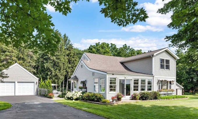 Green Lake Casa | Lawson Poolside Escape (gym and pool!)