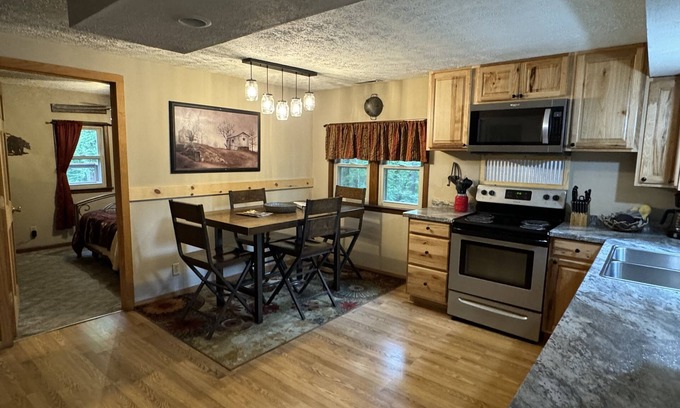 South Bloomingville Cabina | Bobcat Hideaway-Cabaña-Baño privado