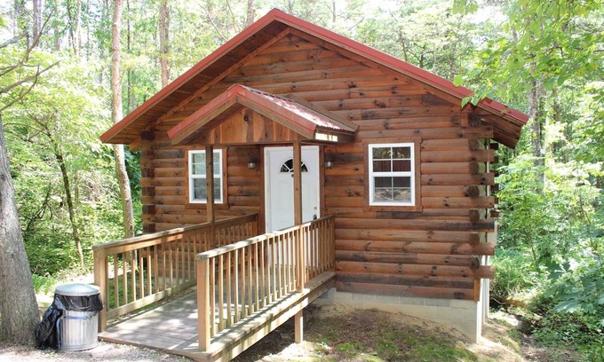 Logan Cabina | Cabaña-Baño privado-Estándar-Cardinal's Crest
