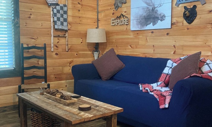 Campton Cabina | Cozy Cabin Nestled in Red River Gorge Hot Tub WiFi