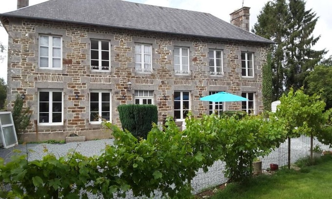 Le Loreur Cama Y Desayuno | Le château du bonheur(swimming pool, sauna, jacuzzi, massage)
