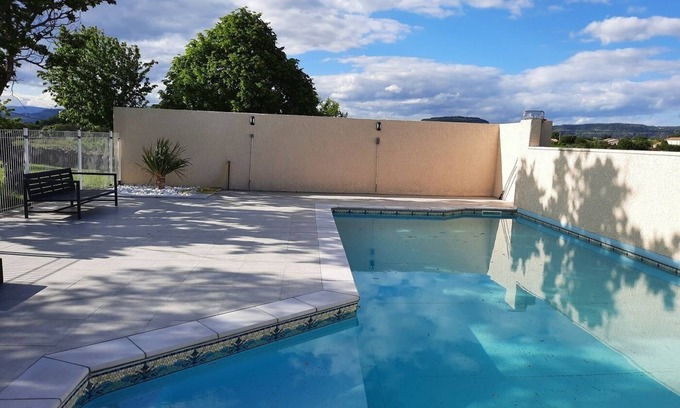 Saint-Jean-le-Centenier Cabaña | Gîte-Villa-Baño con bañera-Vista al Jardín-Vignoble et découverte