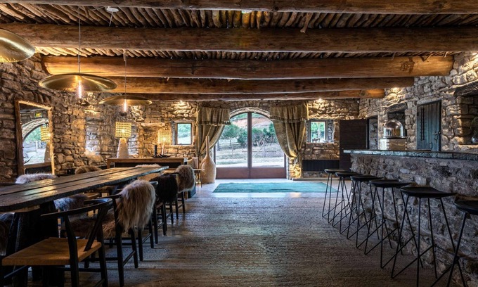 Sivergues Casa | Le Domaine Du Castellas