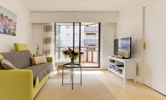 Tourgeville Apartamento | Le Fairway by Interhome