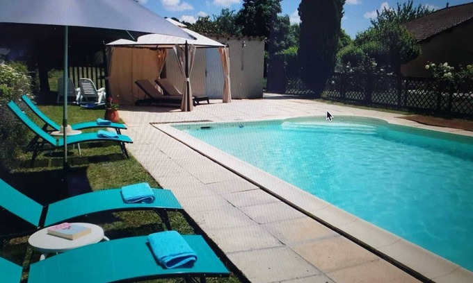 Fumel Cabaña | Le Figuier, one of a pair of charming stylish gîtes in a tranquil rural location