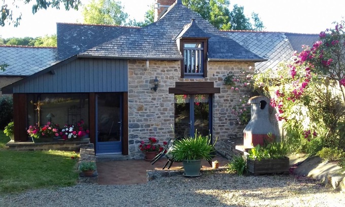 Erce-pres-Liffre Casa | Le Fournil de la Cheminée