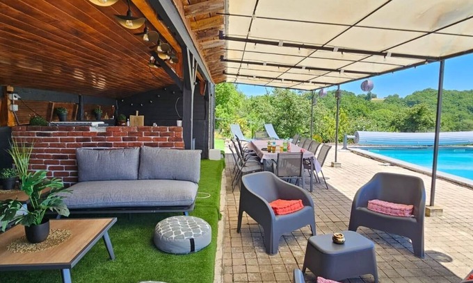 Cassagne Casa | Le Gîte du Besson - CASSAGNE