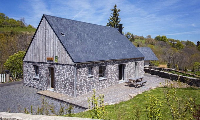 Besse-en-Chandesse Casa | LE GITE DE BENJAMIN - BESSE AND SAINT ANASTAISE