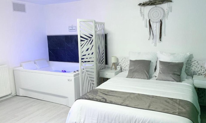 Bel Air - Le Golf - Cote Chaude Apartamento | Le Golf Balnéo - Cosy & SPA - Appartement