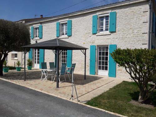 Saint-Hilaire-la-Palud Apartamento | Le logis de LANGE apt Les Aigrettes