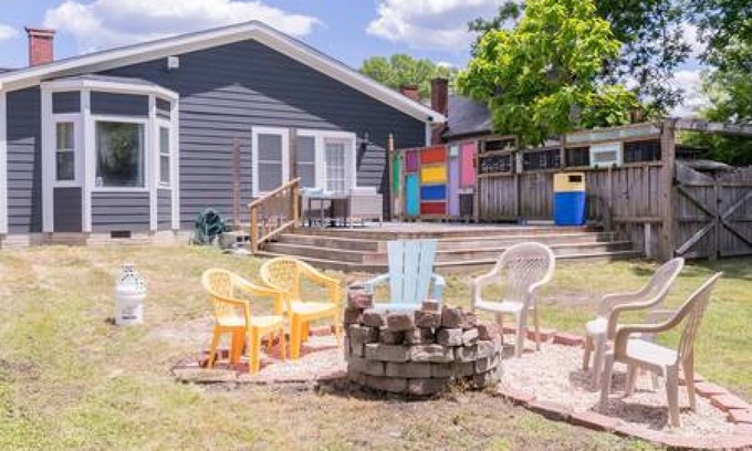 East Durham Casa | Le Maison Faye - East Durham Charmer 3mins from DT