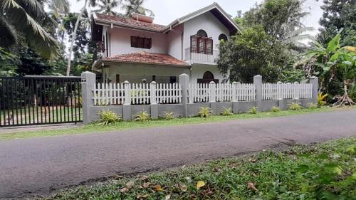 Seeduwa - Katunayake Cama Y Desayuno | Le Meridien BnB