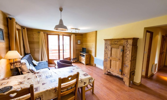 Monetier-les-Bains Apartamento | Le Monétier les Bains: 55m2 Montagnard-style apartment in large chalet