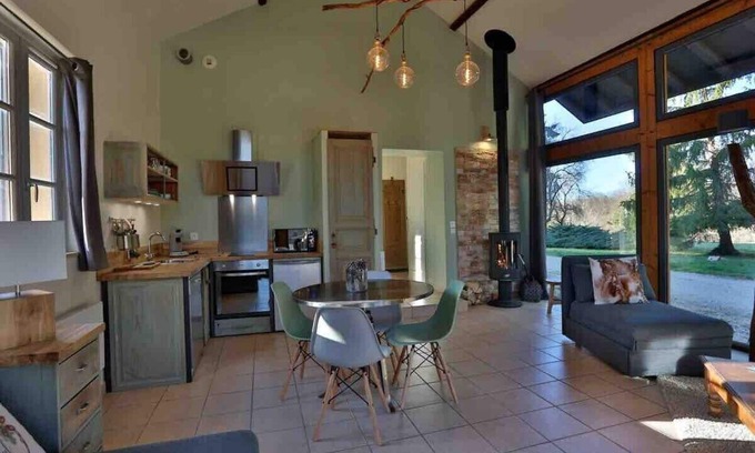 Pont-d'Ain Apartamento | nid des écureuils-Apartamento-Baño privado con ducha