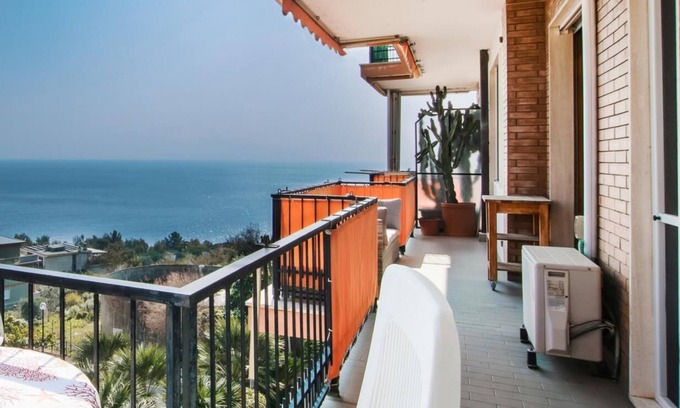 Sanremo Apartamento | Le Orchidee 10 Apartment by Wonderful Italy