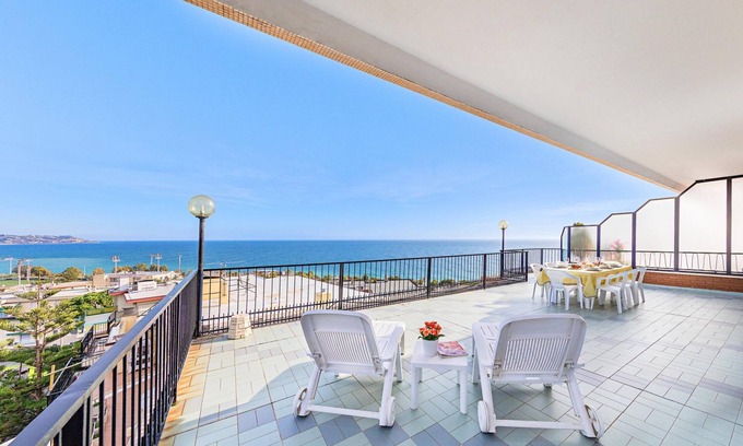 Sanremo Apartamento | Le Orchidee 19 by Wonderful Italy