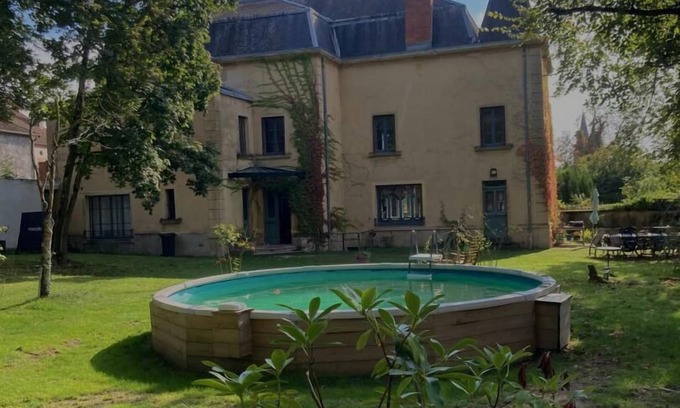 Chenay-le-Chatel Casa | Le Petit Chatel - CHENAY LE CHATEL
